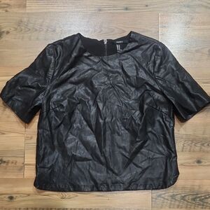 Forever 21 Faux Leather Short Sleeve Boxy Top Zipper Back Size Medium